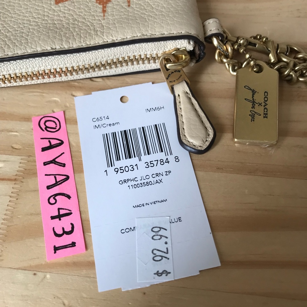 Coach wristlet🎈🎈 - Picture 5 of 8